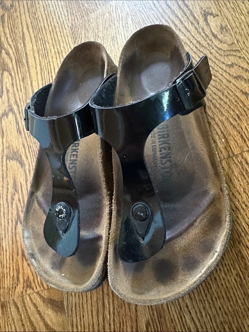 Birkenstock Women’s Black Patent T-Strap Gizeh Sandals